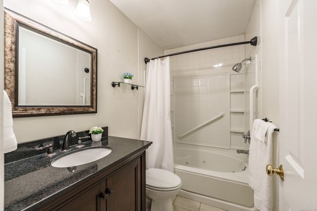 135 - 135 Mountain Laurel Way, Condo with 2 bedrooms, 2 bathrooms and 3 parking in Suffield CT | Image 13