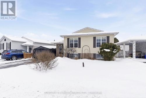 {{alt}} | Card Image