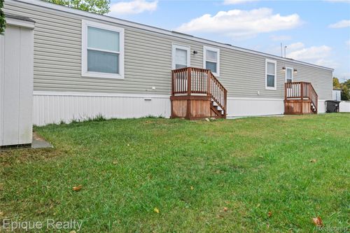 83 Elm, Highland, MI, 48357-5032 | Card Image