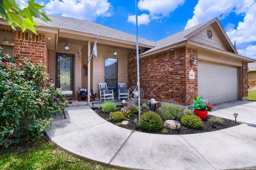 2262 Sun Chase Blvd, New Braunfels, TX, 78130-3320 | Card Image