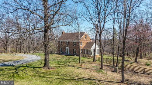 16562 Old Waterford Rd, PAEONIAN SPRINGS, VA, 20129-1814 | Card Image
