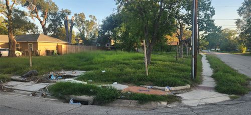 5802 Westover St, Houston, TX, 77033-2234 | Card Image