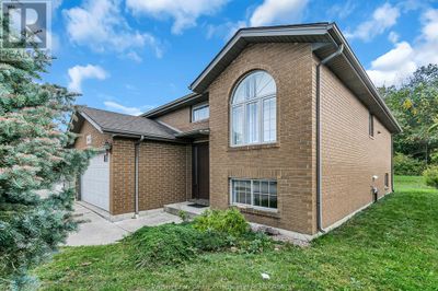 3665 Shinglecreek Crt, House other with 4 bedrooms, 2 bathrooms and null parking in Windsor ON | Image 3