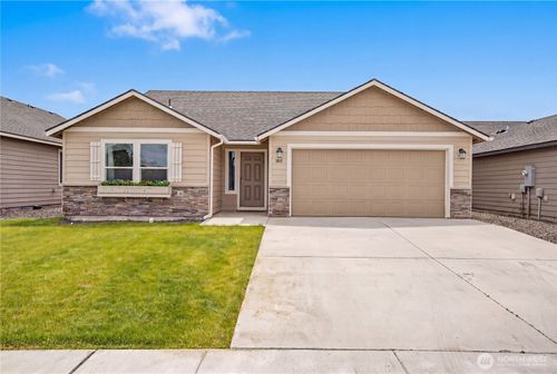 1011 W Aspen Rd, Moses Lake, WA, 98837-1003 | Card Image