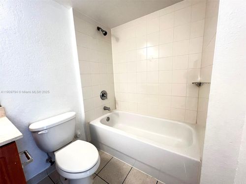 apt-109-13820 Ne 3rd Ct, North Miami, FL, 33161-3790 | Card Image