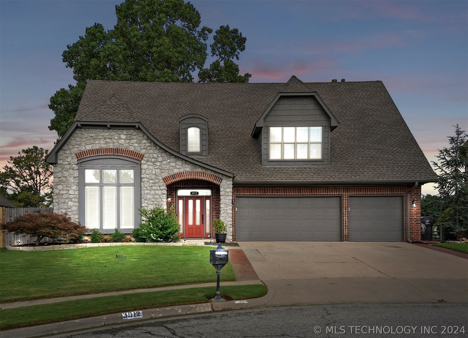 Oak Ave, Broken Arrow, OK 74012