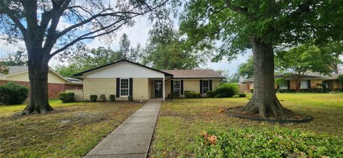 2821 Windy Dr, Commerce, TX, 75428-3849 | Card Image