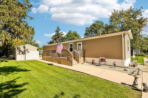 4b-15941 Durand Ave, Union Grove, WI, 53182-9536 | Card Image