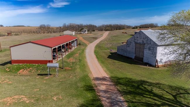 14460 N County Road 3070, House other with 4 bedrooms, 3 bathrooms and null parking in Lindsay OK | Image 11