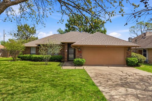 324 Bowie St, Forney, TX, 75126-9093 | Card Image