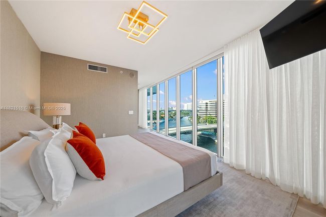 APT-803 - 185 Sw 7 Th St, Condo with 2 bedrooms, 3 bathrooms and null parking in Miami FL | Image 13