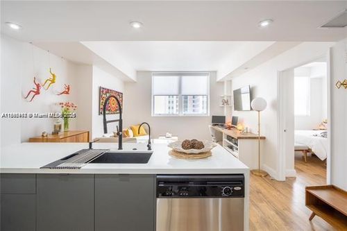 apt-708-111 E Flagler St, Miami, FL, 33131-1108 | Card Image