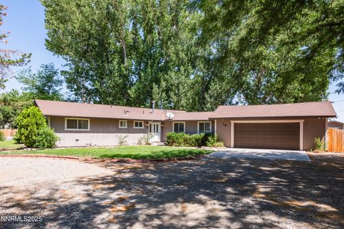 38 Willow Dr, Yerington, NV, 89447-2126 | Card Image