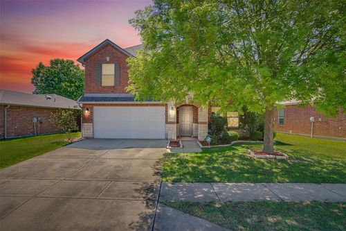 5817 Mirror Ridge Dr, Fort Worth, TX, 76179-7226 | Card Image