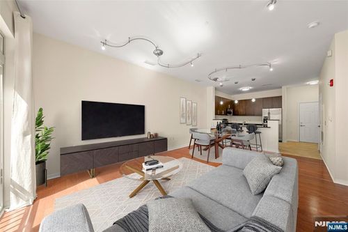 1105 Riverview Ave, Englewood, NJ, 07631-8718 | Card Image