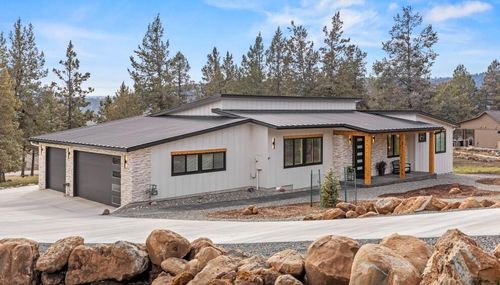 12156 Turnstone Dr, Klamath Falls, OR, 97601-9223 | Card Image