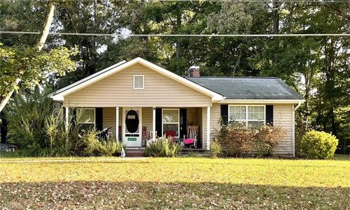 2215 Milling Rd, Mocksville, NC, 27028-7333 | Card Image