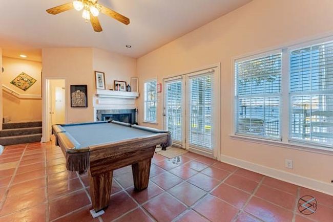 Large game room offers plenty of space to play. | Image 25