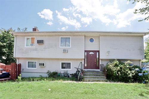 11 Phyllis Dr, Pomona, NY, 10970-2630 | Card Image