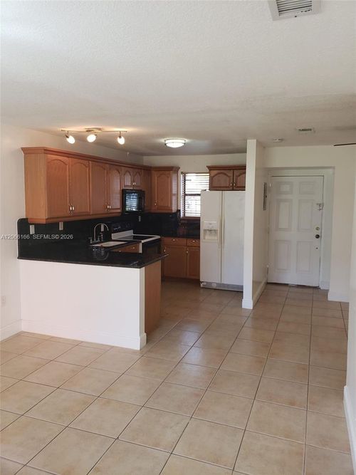 104-8425 Nw 8th St, Miami, FL, 33126-3769 | Card Image