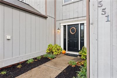 551 Brandywine, House other with 2 bedrooms, 2 bathrooms and 1 parking in Cranberry Twp PA | Image 2