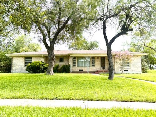 602 E 6th St, Bishop, TX, 78343-2707 | Card Image