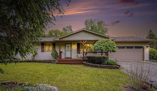 8249 Kimble Dr, Pinckney, MI, 48169-8258 | Card Image