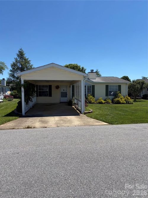 261 White Ash Cir, Hendersonville, NC, 28739-9610 | Card Image