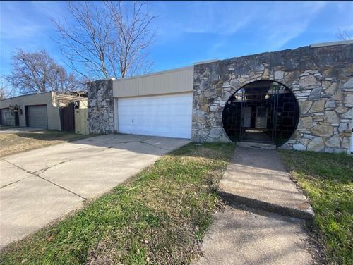 6327 Walraven Cir, Fort Worth, TX, 76133-3409 | Card Image