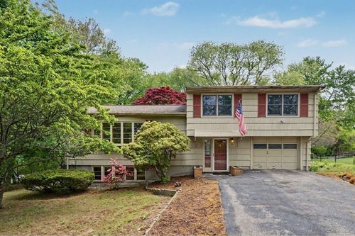 26 Arlington Rd, Burlington, MA, 01803-4105 | Card Image