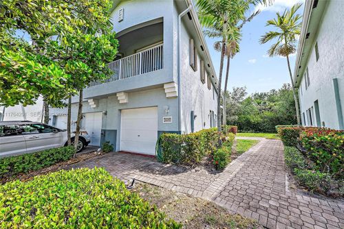 3229-3229 Laurel Ridge Cir, Riviera Beach, FL, 33404-1842 | Card Image
