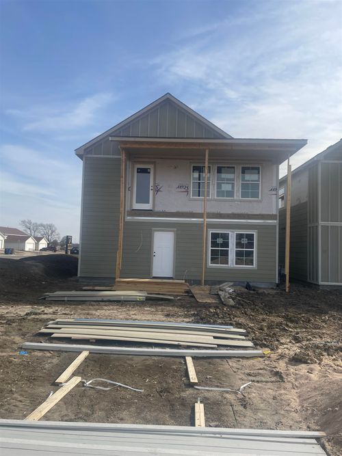 409 E Douglas Ave, Andover, KS, 67002-8973 | Card Image