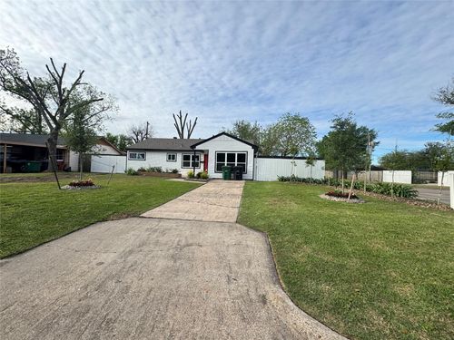 6645 Lodge St, Houston, TX, 77092-5715 | Card Image