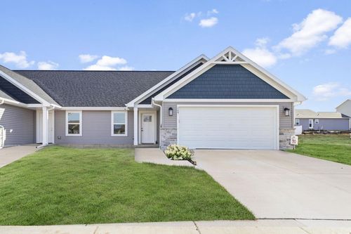 68-365 Lilac Ln, Stoughton, WI, 53589-8801 | Card Image