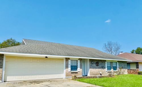 107 Saint Nicholas Dr, Lafayette, LA, 70506-5915 | Card Image