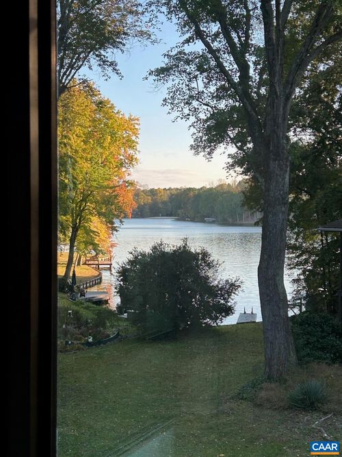 2 Pineknoll Cir, PALMYRA, VA, 22963-3332 | Card Image