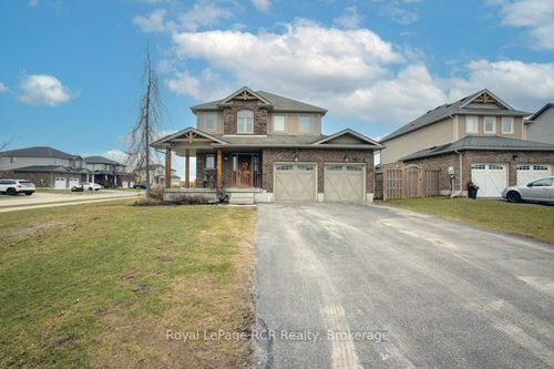 11 Green St, Drayton, ON, N0G1P0 | Card Image