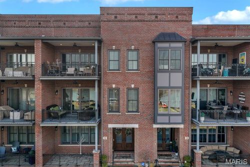 10 W Front St, Washington, MO, 63090-2101 | Card Image