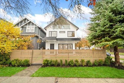 1095 E 14th Ave, Vancouver, BC, V5T2P1 | Card Image