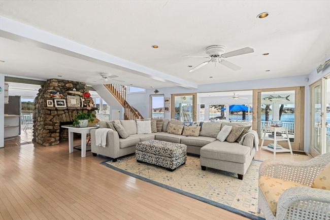 62 Crafts Rd, House other with 5 bedrooms, 2 bathrooms and 6 parking in Gloucester MA | Image 11