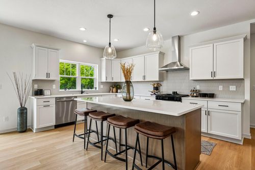 W254N5593 Crescent Hill Dr, Sussex, WI, 53089-1296 | Card Image