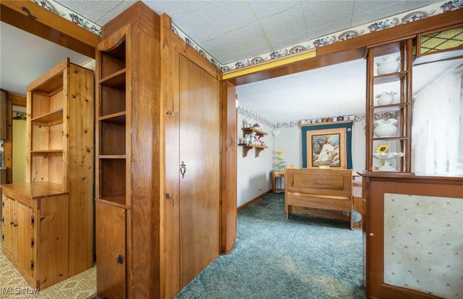 Hall with carpet floors | Image 14