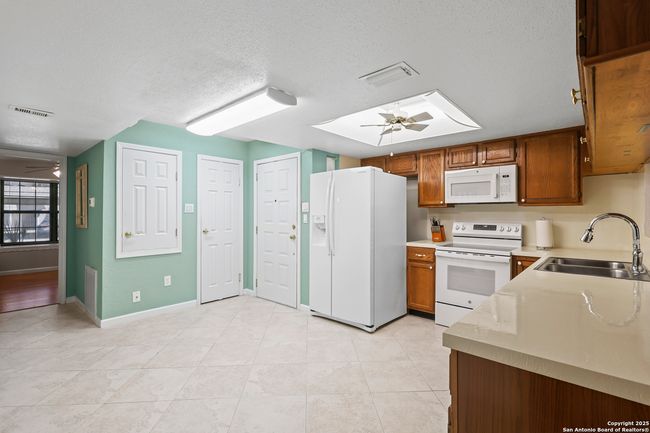 APT-1407 - 14911 Wunderlich Dr, Condo with 2 bedrooms, 2 bathrooms and null parking in Houston TX | Image 12