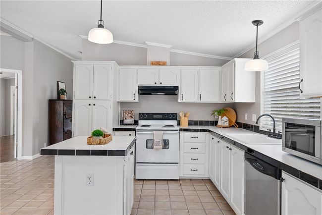 5768 Mockingbird Ln, House other with 4 bedrooms, 2 bathrooms and null parking in Mathis TX | Image 15