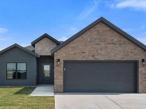 613 E 14th St, Wolfforth, TX, 79382-2180 | Card Image