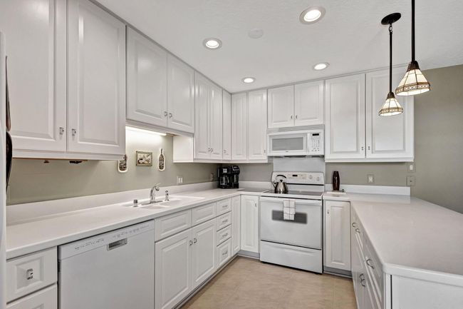 APT-23B - 1420 Ocean Way, Townhouse with 2 bedrooms, 3 bathrooms and null parking in Jupiter FL | Image 10