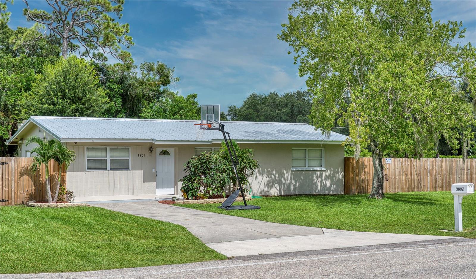 37th St, Bradenton, FL 34208