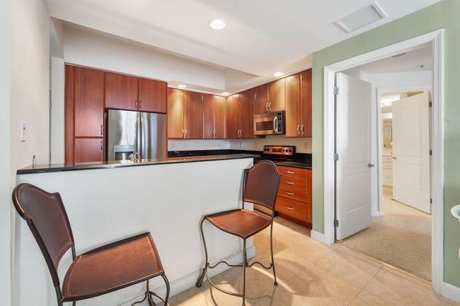 UNIT-608 - 801 S Olive Ave, Condo with 2 bedrooms, 2 bathrooms and null parking in West Palm Beach FL | Image 4