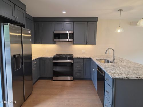 207-505 Grand Ave, Grand Lake, CO, 80447-5410 | Card Image