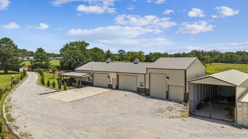 5800 S 260th East Ave, Broken Arrow, OK, 74014-3985 | Card Image